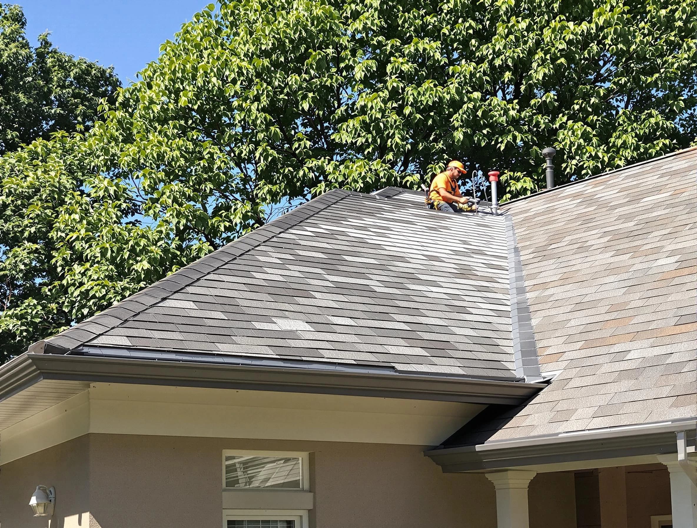 Newly completed shingle roofing by New Franklin Roofing Company in New Franklin, OH